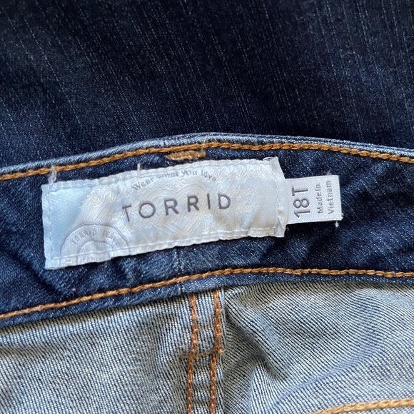 LIKE NEW Torrid Relaxed Bootcut - Picture 2 of 6